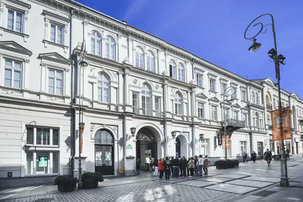Relokacja wyposażenia Teatru im. Żeromskiego przez WHM