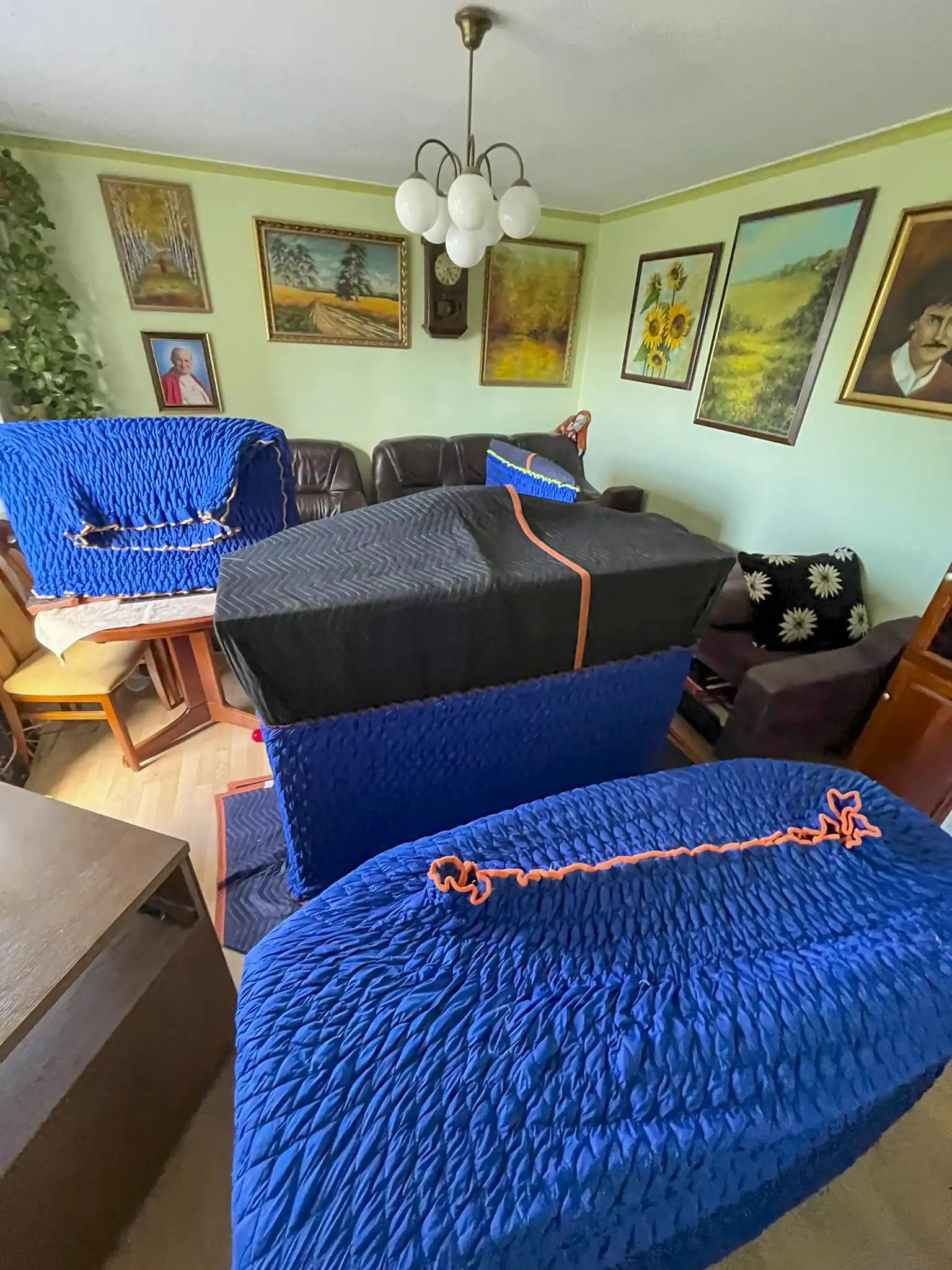 Meble przygotowane do bezpiecznego przewozu